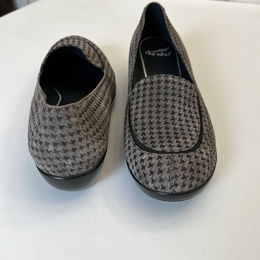 Dansko “Debra” leather slip on wedge loafer in houndstooth size 41 = 10.5/11